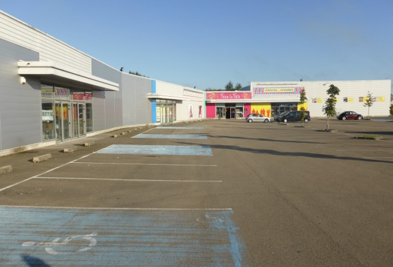 CELLULE COMMERCIALE AUXERRE NORD MONETEAU - 550m2- LOCATION EPHEMERE TOUTES DUREES — photo 1