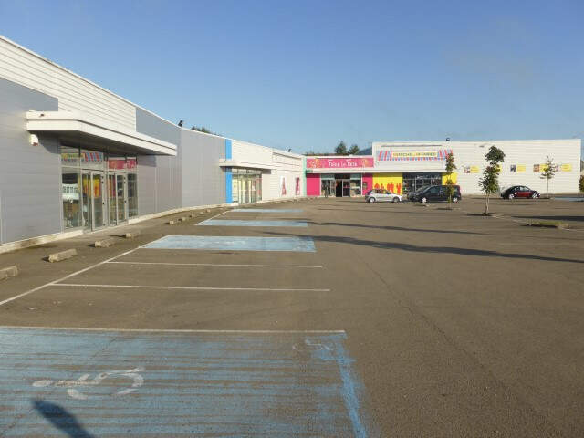 CELLULE COMMERCIALE AUXERRE NORD MONETEAU - 550m2- LOCATION EPHEMERE TOUTES DUREES — photo du bien