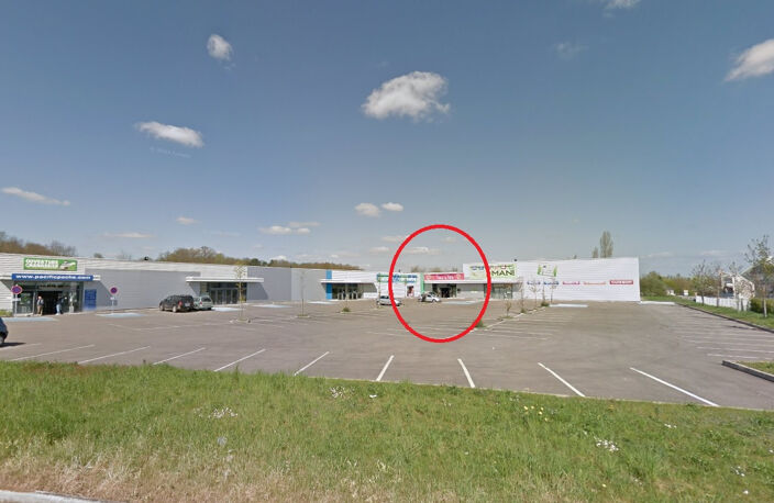 CELLULE COMMERCIALE AUXERRE NORD MONETEAU - 550m2- LOCATION EPHEMERE TOUTES DUREES — photo 2