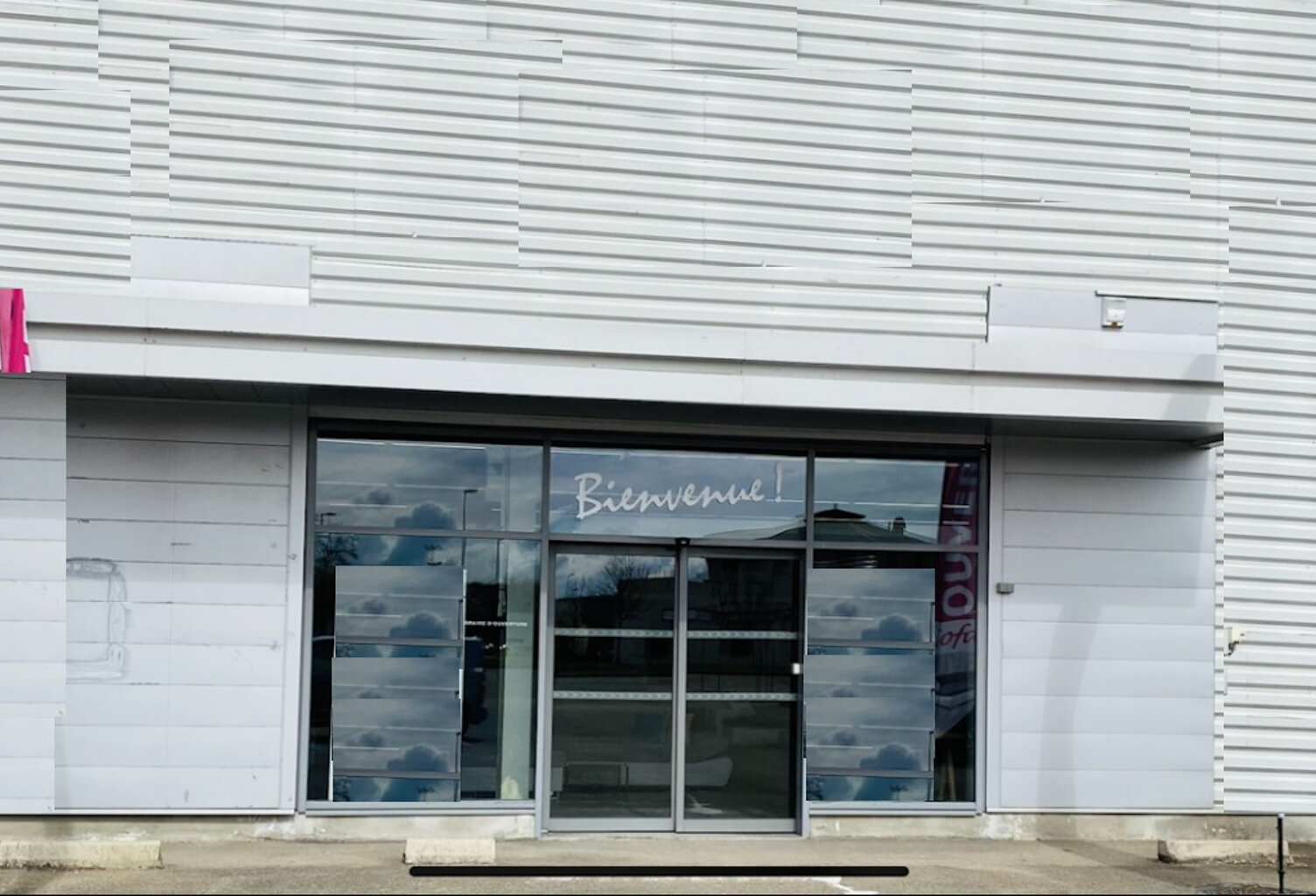BÂTIMENT COMMERCIAL - 750M² - EN  ZONE D'ACTIVITÉ ET COMMERCIALE — photo 1