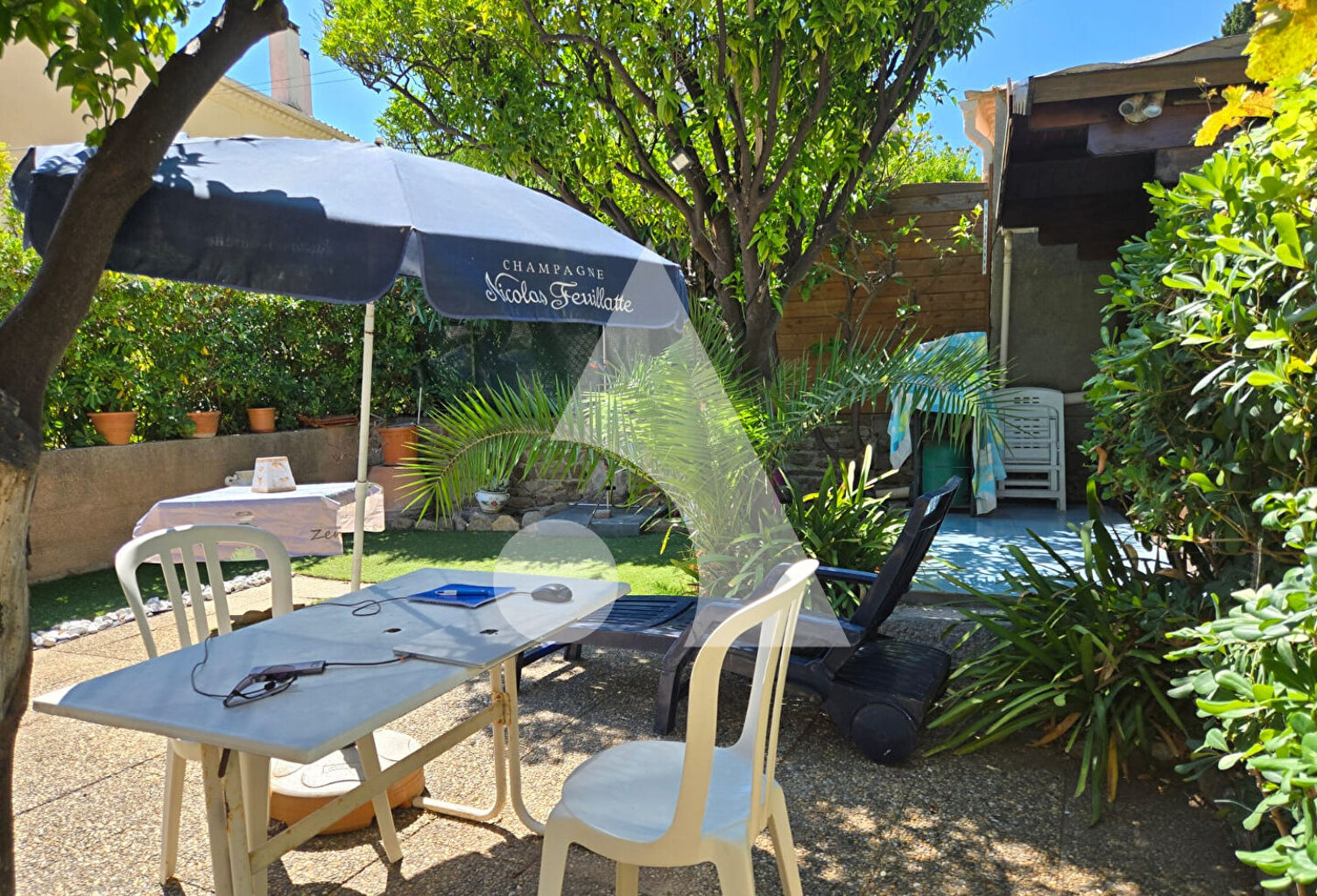 Maison 3 appartements, 163.46m² au sol,  - LE LAVANDOU — photo 1