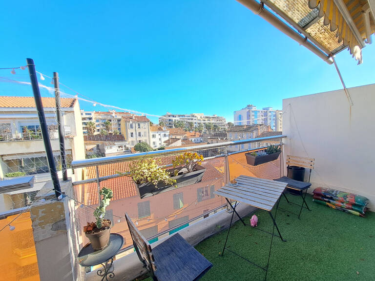 Hyères centre Type 4 avec terrasse — photo 1