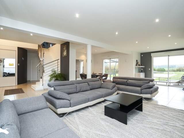 Maison 6 pièces 198 m² à Saint-Roch — photo du bien