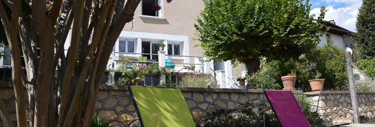 Maison 7 Pièces 250 m² à vendre à Saint-Germain-du-Salembre (24190)