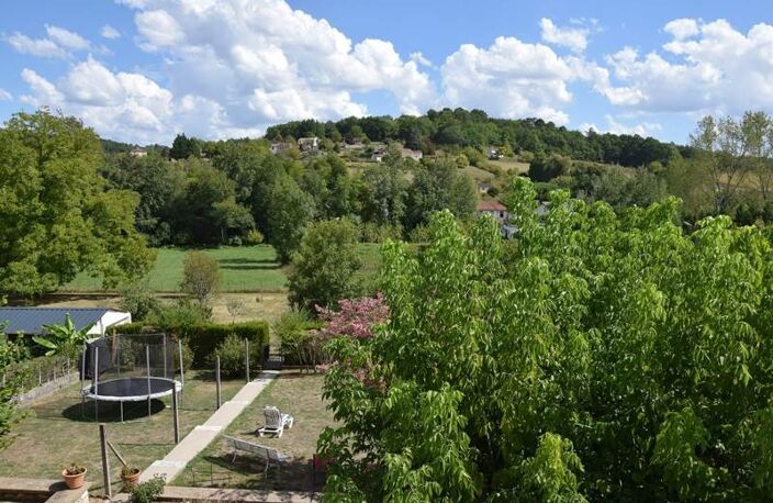 Maison de bourg de 7 pièces principales — photo 3