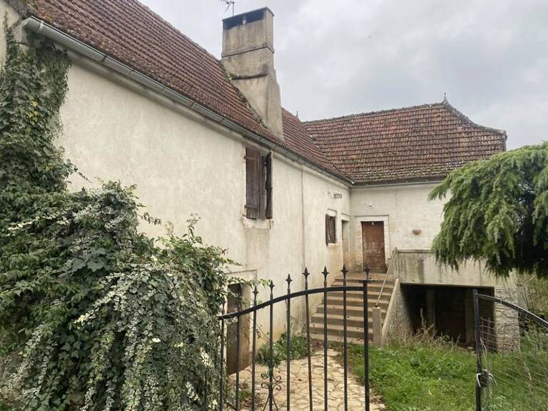 Maison en pierre de 7 pièces principales — photo 1