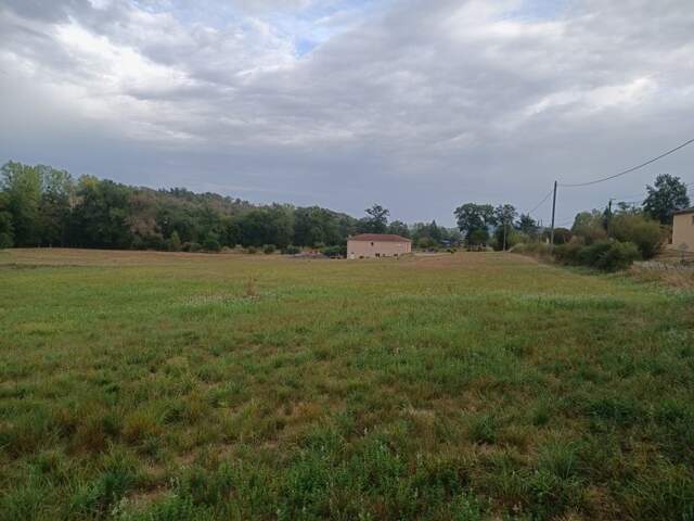 Terrain 1407 m² à Bagnac-sur-Célé — photo du bien