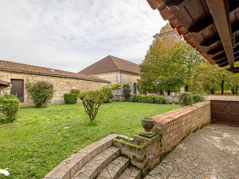 Maison de ville de 8 pièces principales — photo 1