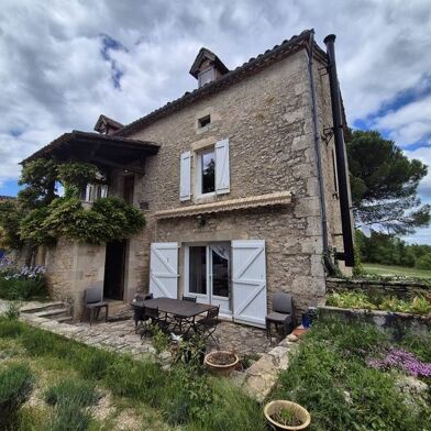 Maison 11 pièces 586320 €