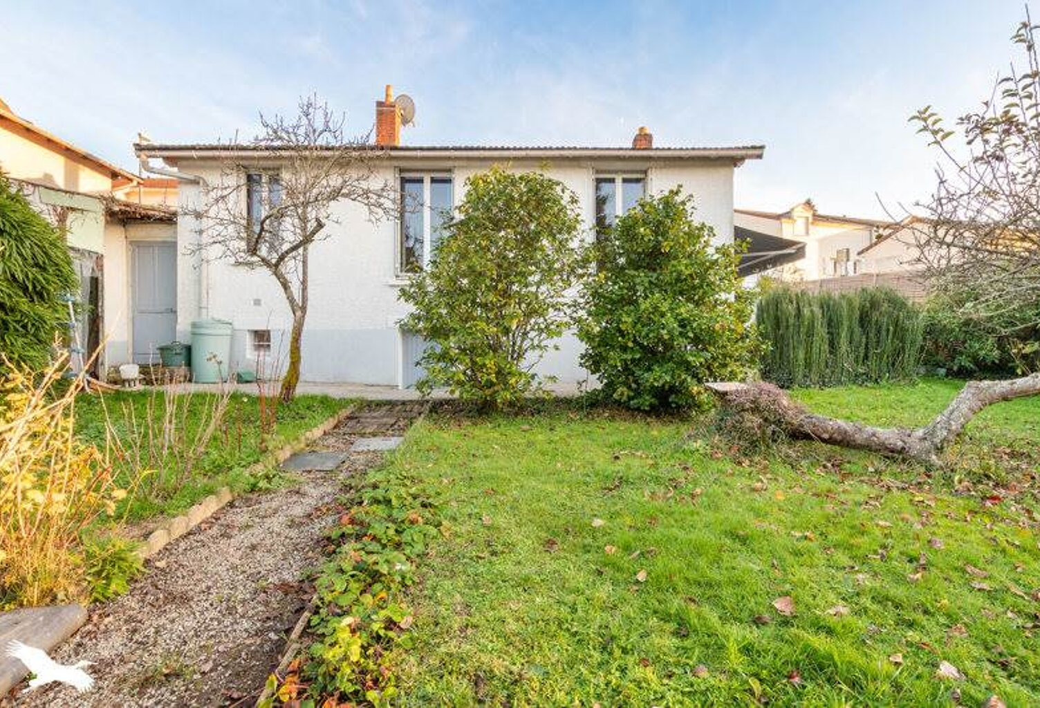 Maison en pierre de 3 pièces principales — photo 1