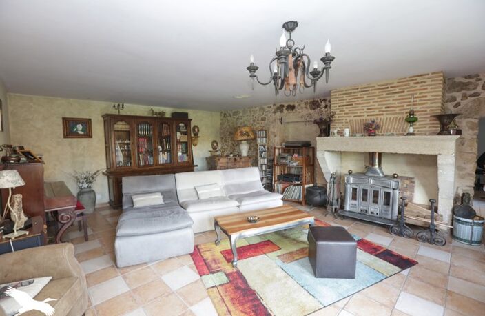 Maison en pierre de 8 pièces principales — photo 2