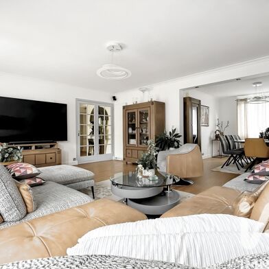 Maison 5 pièces 699000 €