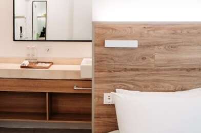 Commerce  2305583 €