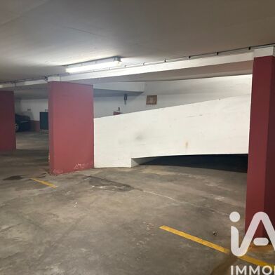 Garage  17250 €