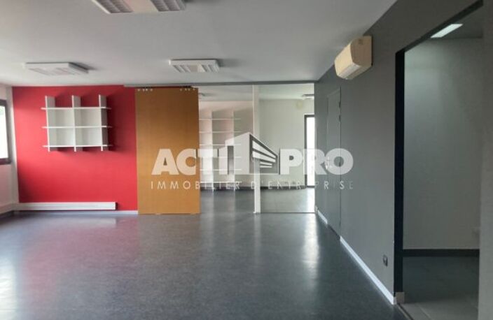 Bureaux à louer — photo 3