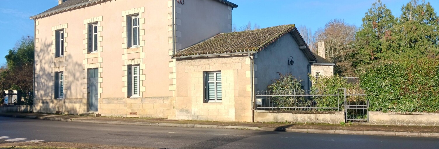 Maison 8 Pièces 226 m² à vendre à Sommières-du-Clain (86160)