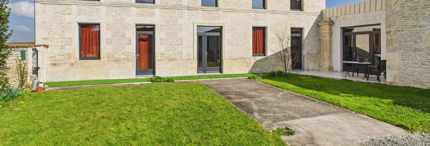 Maison 5 Pièces 347 m² à vendre à Asnières-la-Giraud (17400)