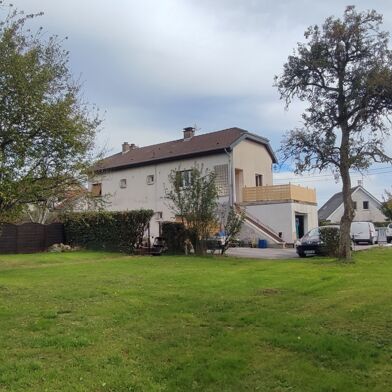 Appartement 4 pièces 910 €