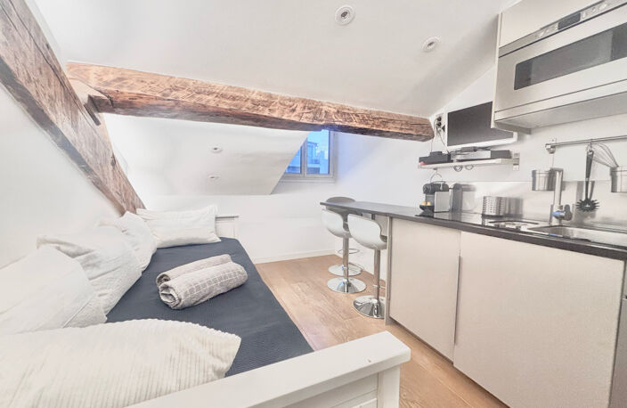 CANNES PROCHE BANANE APPARTEMENT DE 13 M2 REFAIT À NEUF AVEC — photo 2