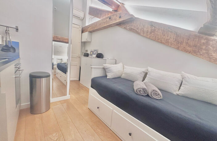 CANNES PROCHE BANANE APPARTEMENT DE 13 M2 REFAIT À NEUF AVEC — photo 5