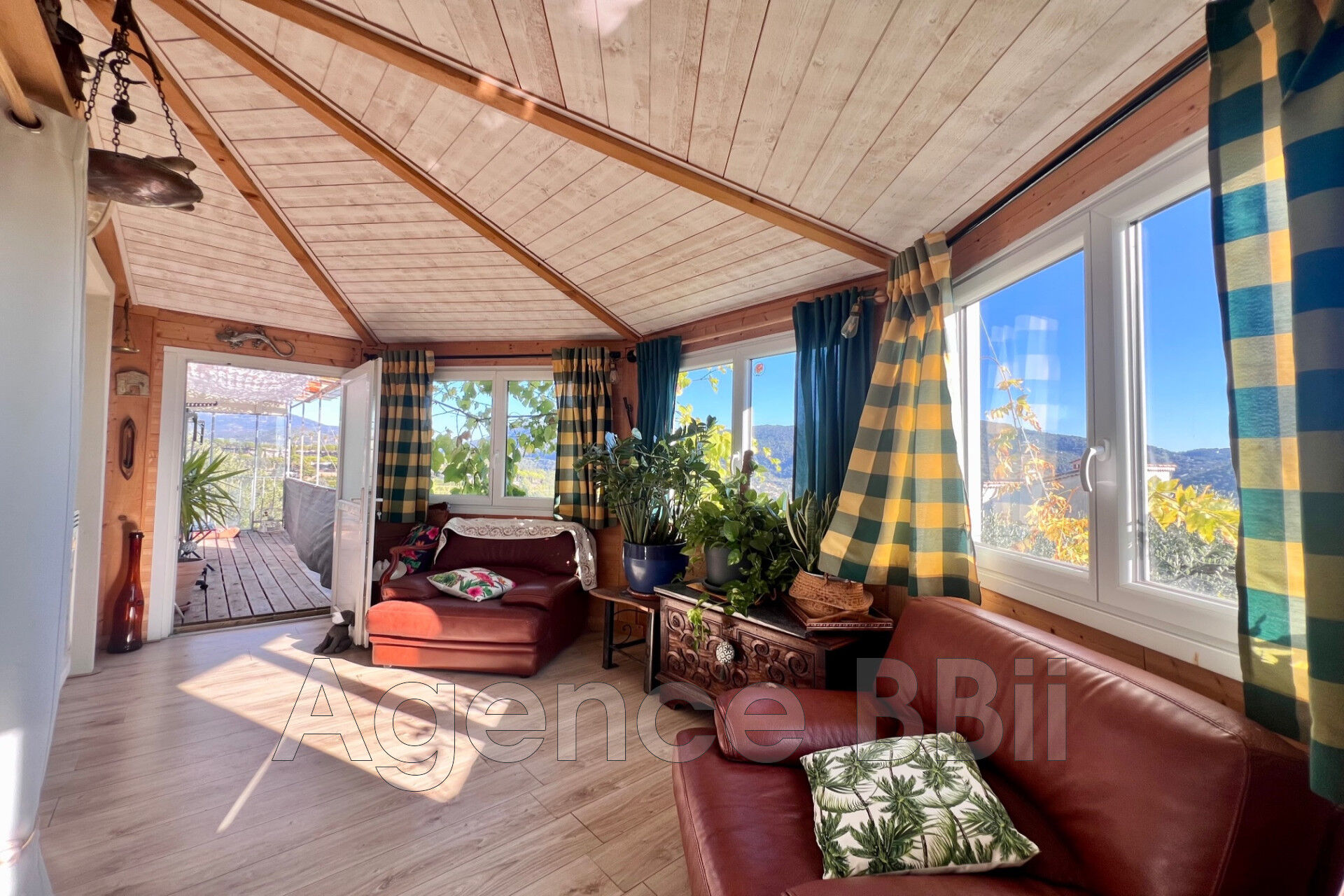 Villa / Maison  T7 à vendre Saint-André-de-la-Roche 06730