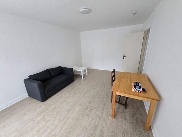 A vendre: Charmant studio vendu loué: Proche université et — photo du bien