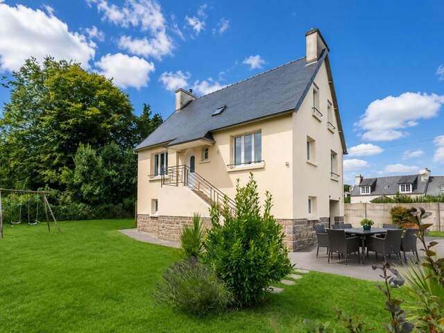 Maison rénovée à vendre sur Lanmeur — photo du bien