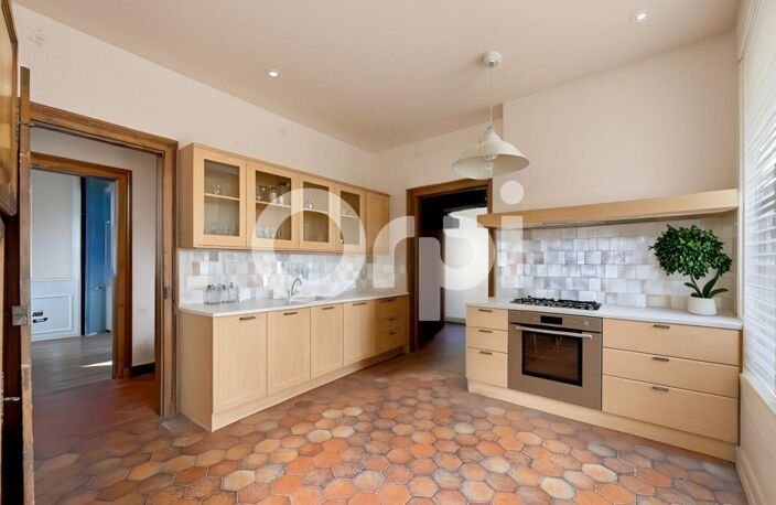 Ensemble avec dépendances de 300m² axe EVREUX - CONCHES — photo 2