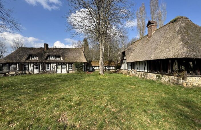 Ensemble de chaumières et dépendances sur 10 600m² de terrain — photo 3