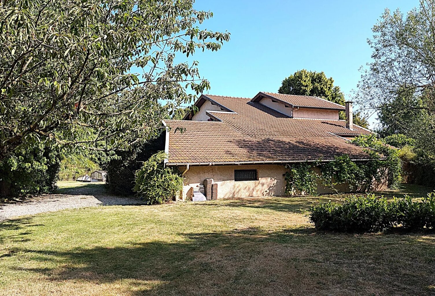 Villa spacieuse à Saint Hilaire de la Côte — photo 1