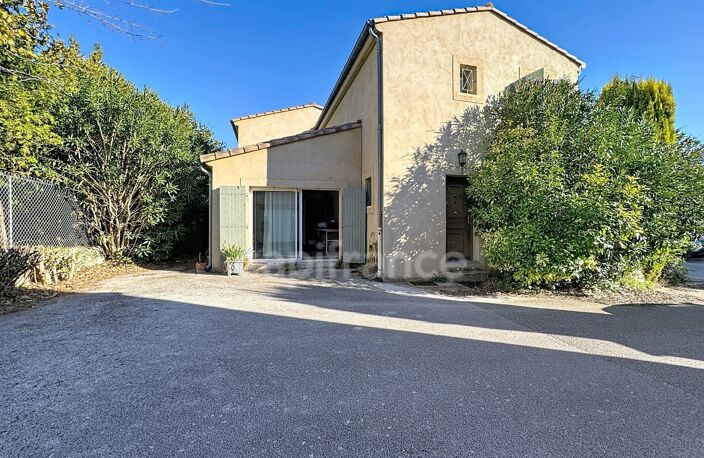 Maison - UZES (30) — photo 2