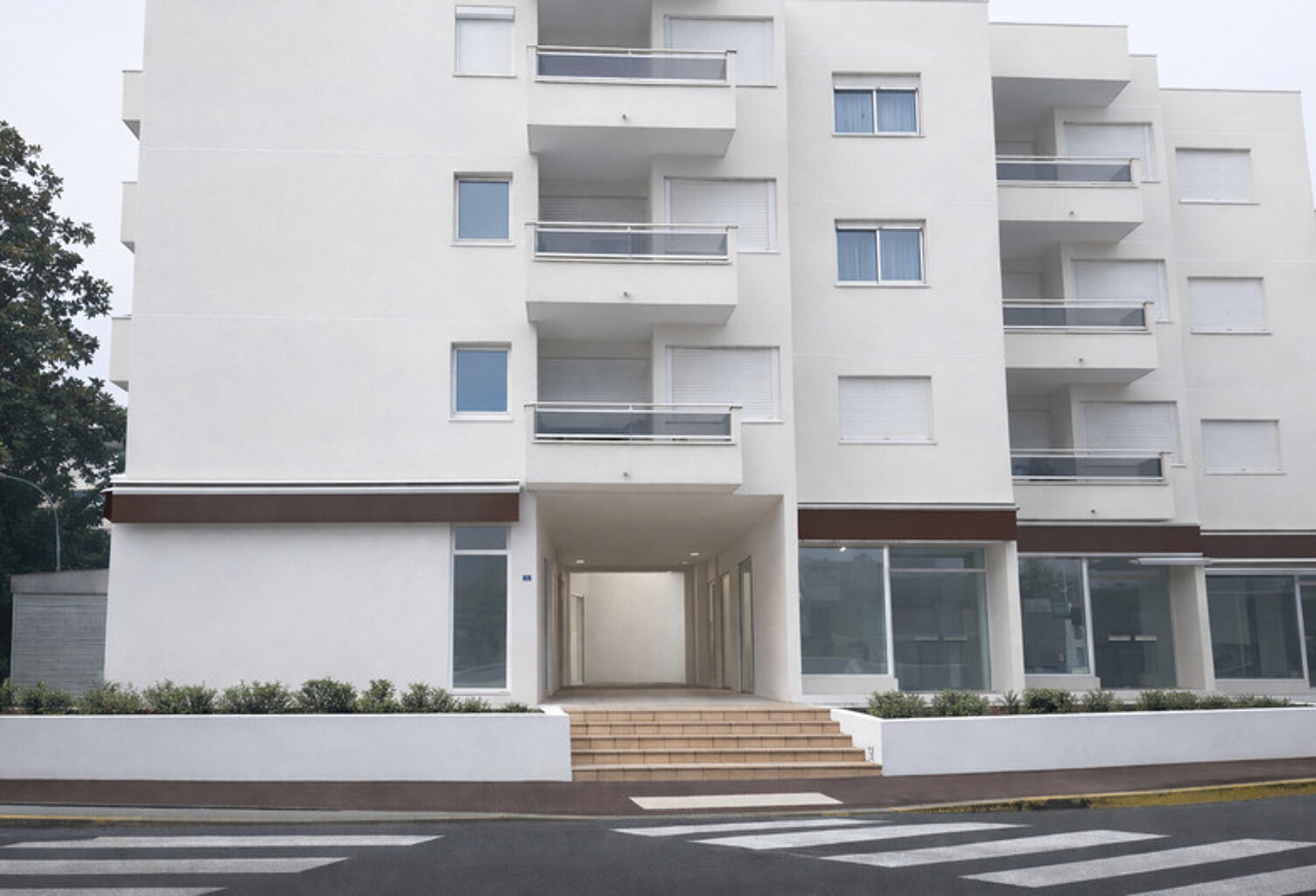 Dpt Charente Maritime (17), à vendre LES MATHES Local commercial 37.31m2 carrez+terrasses de10m2 — photo 1