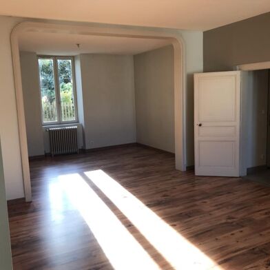 Appartement 3 pièces 750 €