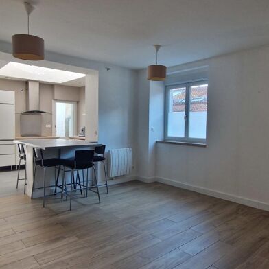 Appartement 3 pièces 900 €