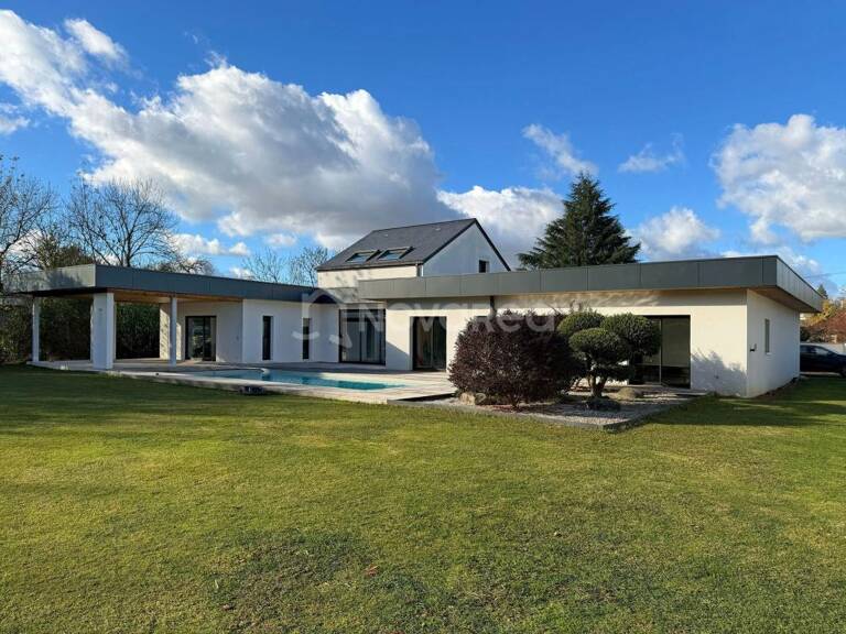 Maison 8 pièces — photo 1