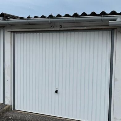Garage  25000 €
