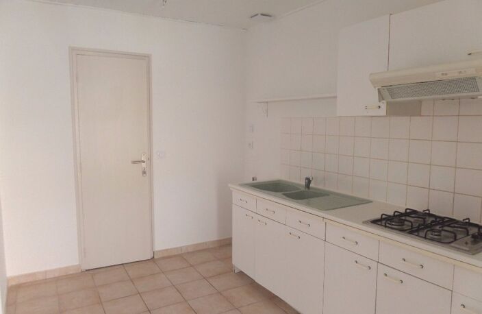T2 RDC CENTRE VILLAGE — photo 2