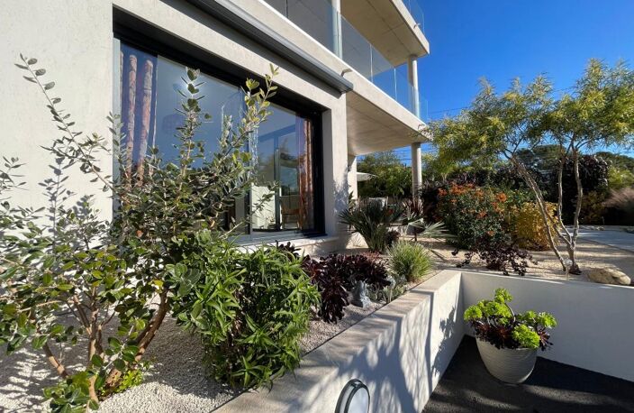 IMMEUBLE DE GRAND STANDING- 3 APPARTEMENTS DE LUXE- BANDOL COTE D 'AZUR / FRENCH RIVIERA — photo 2