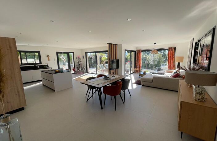 IMMEUBLE DE GRAND STANDING- 3 APPARTEMENTS DE LUXE- BANDOL COTE D 'AZUR / FRENCH RIVIERA — photo 3