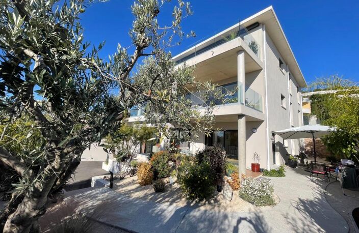 IMMEUBLE DE GRAND STANDING- 3 APPARTEMENTS DE LUXE- BANDOL COTE D 'AZUR / FRENCH RIVIERA — photo 5