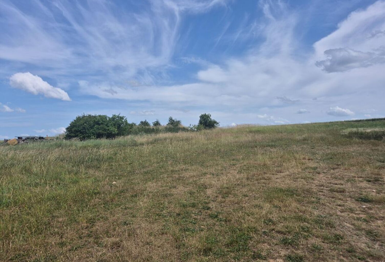 Terrain de 1500 m² à La Chapelle Saint Martin En Plaine — photo 1
