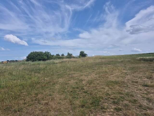 Terrain de 1500 m² à La Chapelle Saint Martin En Plaine — photo du bien
