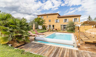 Maison 6 Pièces 223 m² à vendre à Porte des Pierres Dorées (69400)