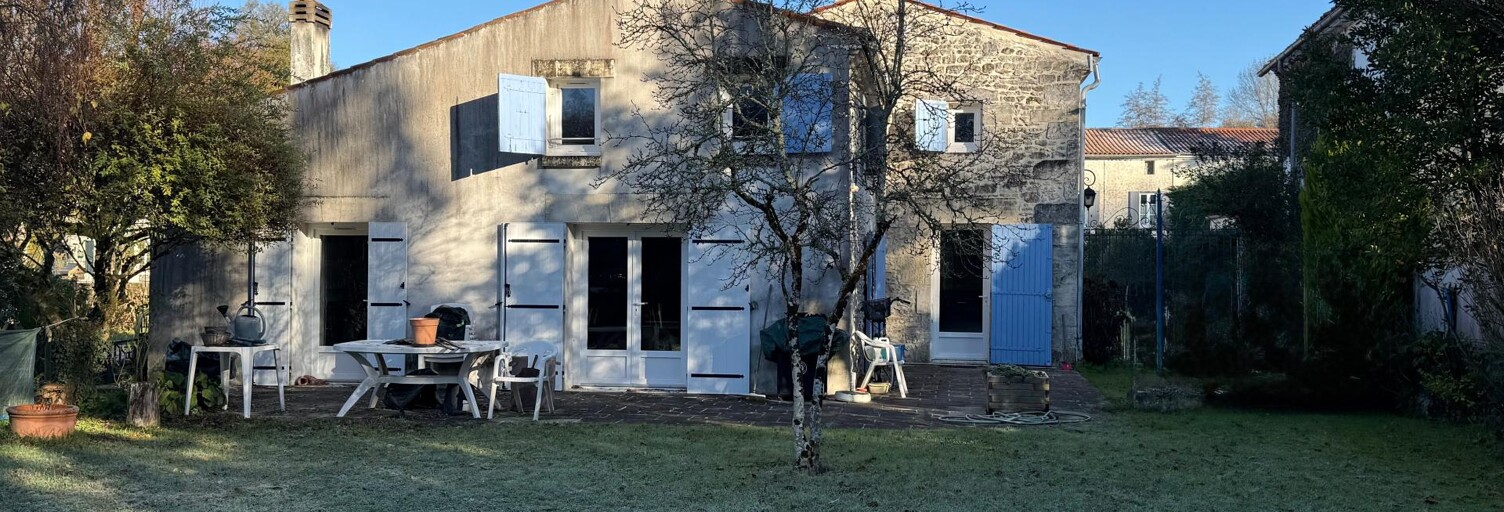 Maison 5 Pièces 111 m² à vendre à Saint-Bris-des-Bois (17770)