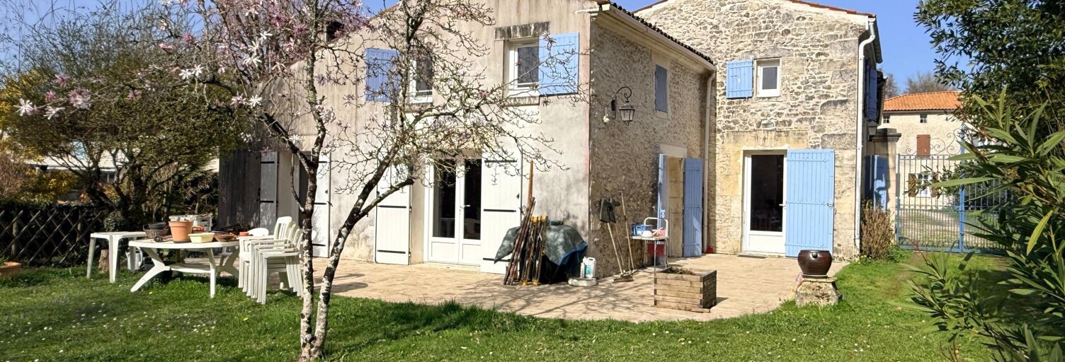 Maison 5 Pièces 111 m² à vendre à Saint-Bris-des-Bois (17770)