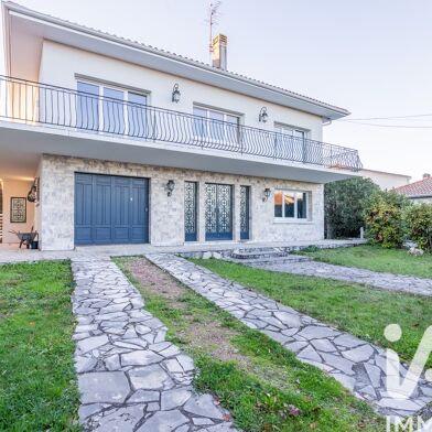 Maison 8 pièces 749000 €