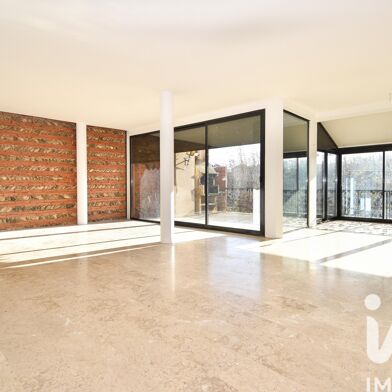 Appartement 4 pièces 243000 €