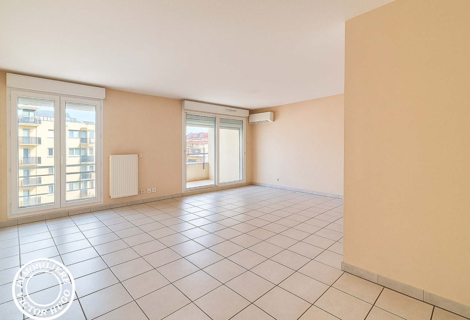 À vendre   Grenoble, secteur Gare   Appartement avec terrasse et vue dégagée — photo 1