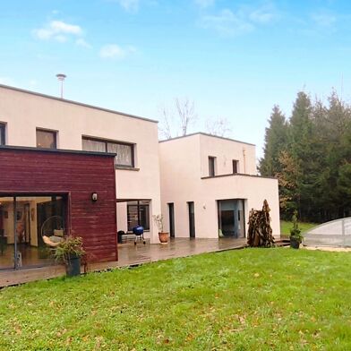 Maison 12 pièces 468000 €