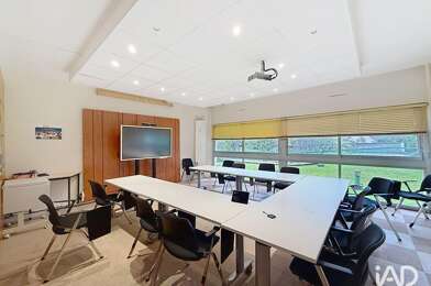 Bureau  875000 €